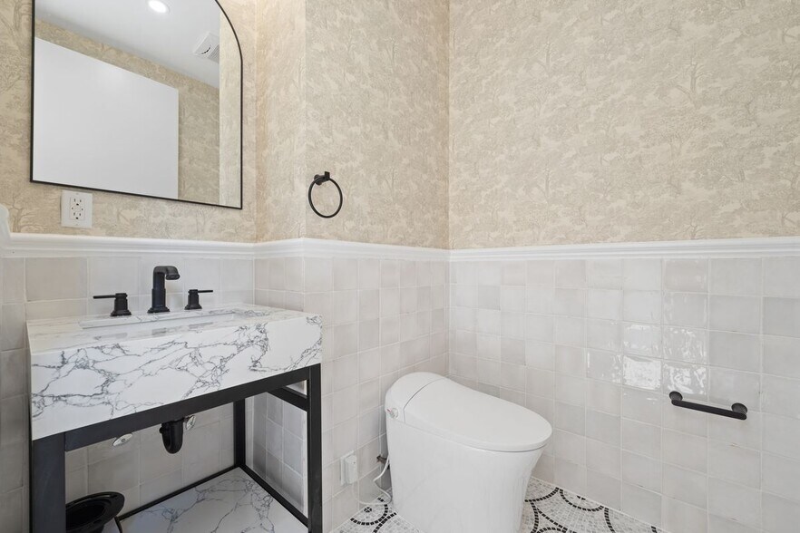 Building Photo - 310 Fenimore St