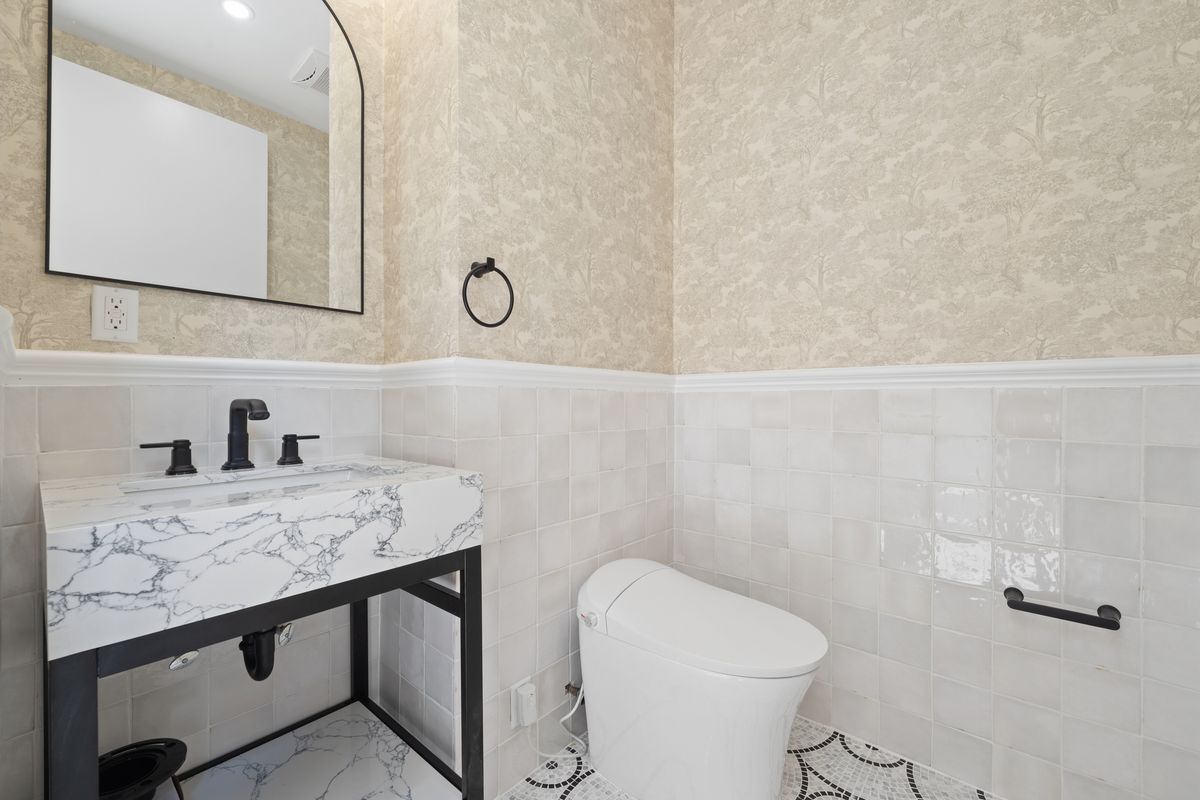 Building Photo - 312 Fenimore St