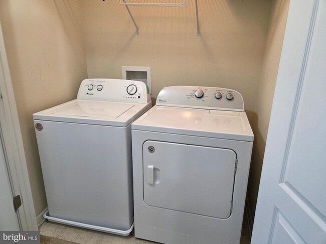 Building Photo - 129 Schramm Lp