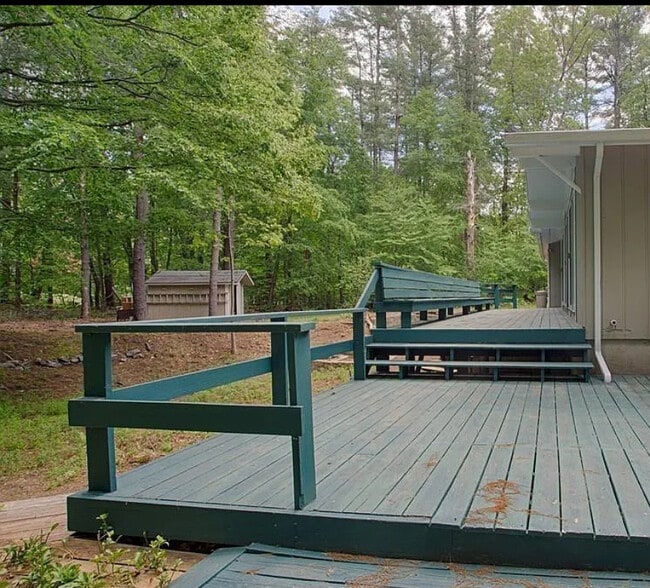 Building Photo - 15 Newbury Rd