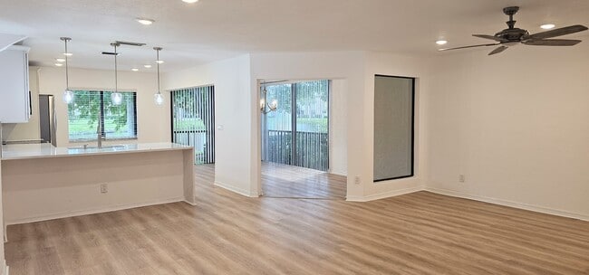 Building Photo - 5220 Landings Blvd