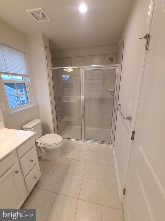 Building Photo - 1006 Valley Run Dr
