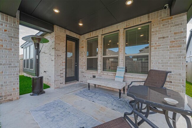 Building Photo - 4910 Tan Briar Dr