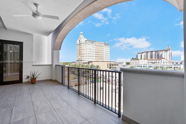 Building Photo - 275 Giralda Ave