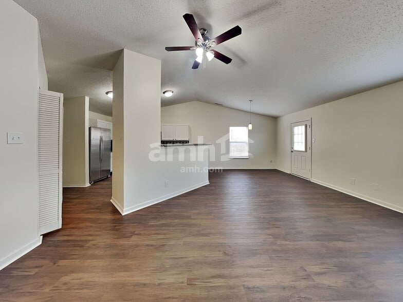 Building Photo - 5624 Grassy Bank Dr