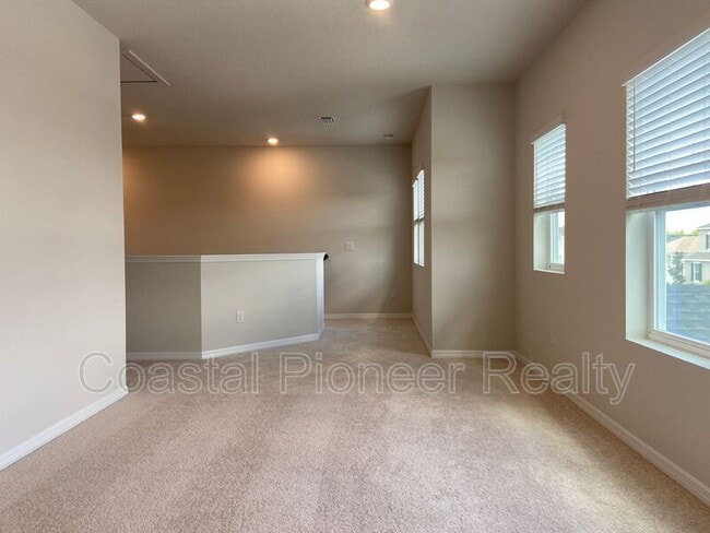 Building Photo - 28591 Cozy Creek Dr