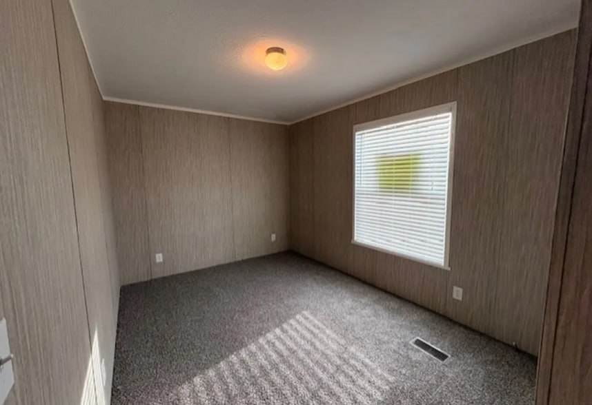 Building Photo - 180 W Orleans Ct