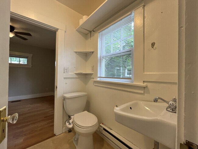 Building Photo - Bright and Open Home with Flexible Living Spaces and an Expansive Backyard