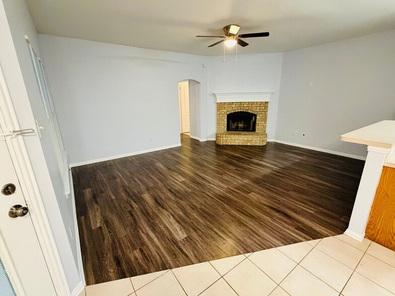 Building Photo - 5832 Swords Dr