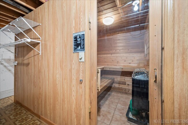 Building Photo - 805 Thornwood Dr