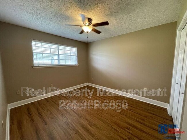 Building Photo - 5536 Parkforest Dr