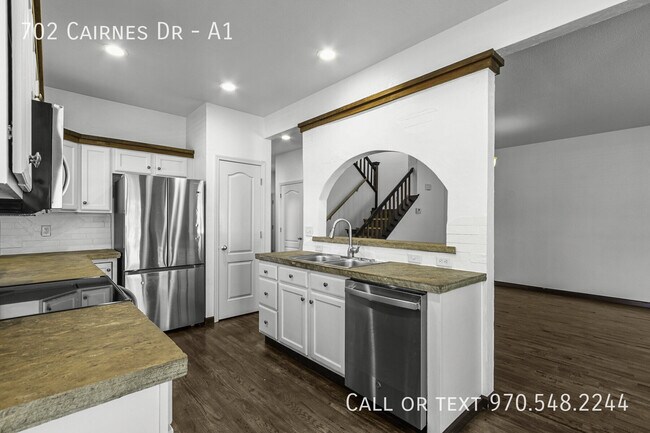 Building Photo - 702 Cairnes Dr