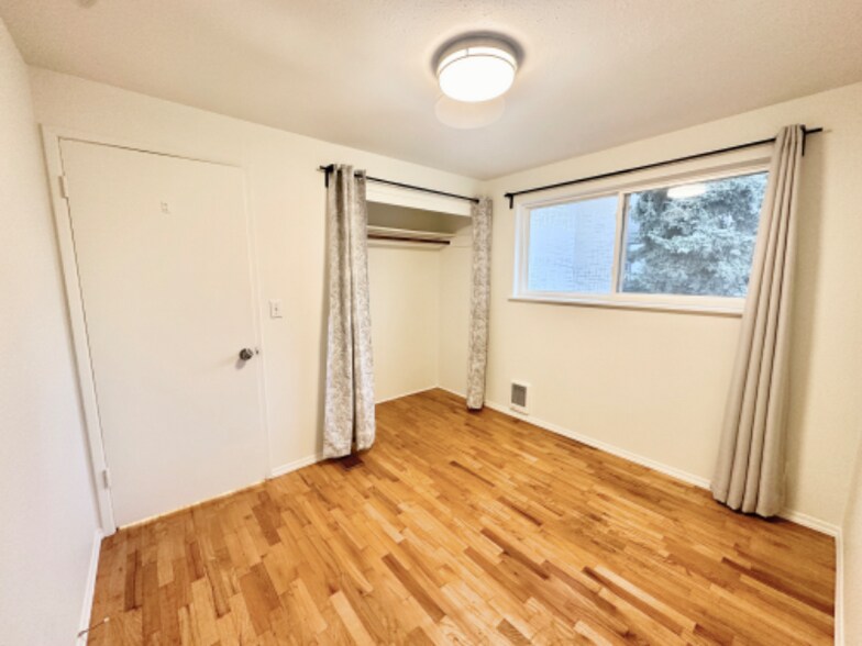 Building Photo - 5101 Ravenna Ave NE