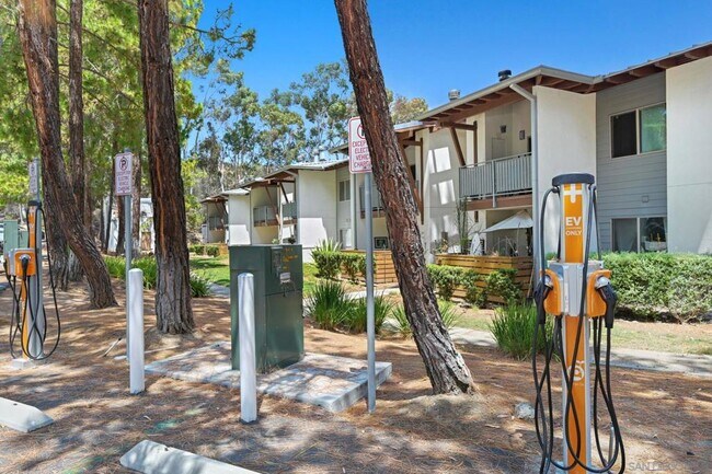 Building Photo - 1780 S El Camino Real