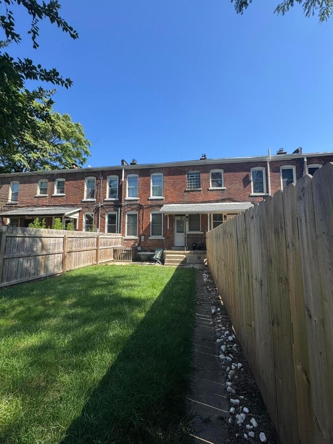 Building Photo - 293 E Mithoff St