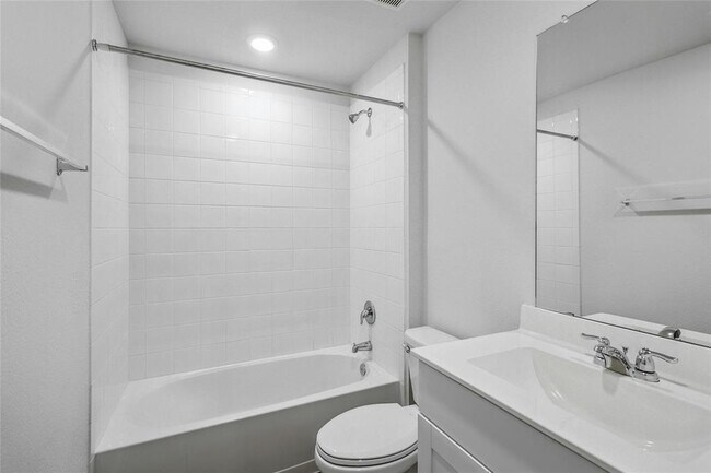 Building Photo - 605 Jane Long Dr