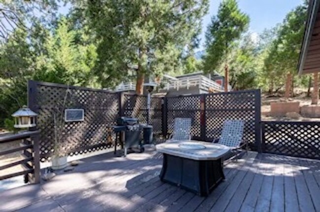 Building Photo - Cozy Cabin in Idyllwild