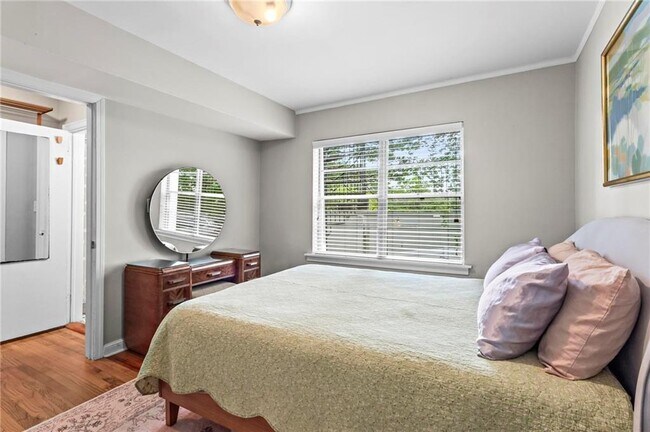 Building Photo - 2250 Cheshire Bridge Rd NE