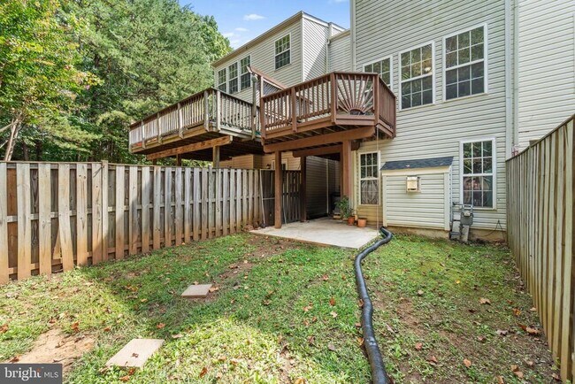 Building Photo - 15743 Viewpoint Cir