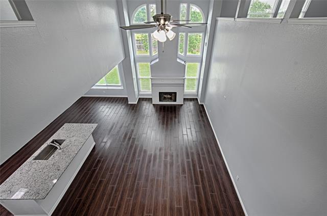Building Photo - 6703 Meadowcrest Dr