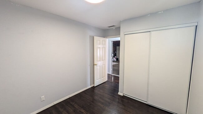 Building Photo - Excellent Location in Mira Mesa!