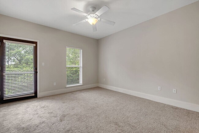 Building Photo - Midtown Tallahassee Townhome