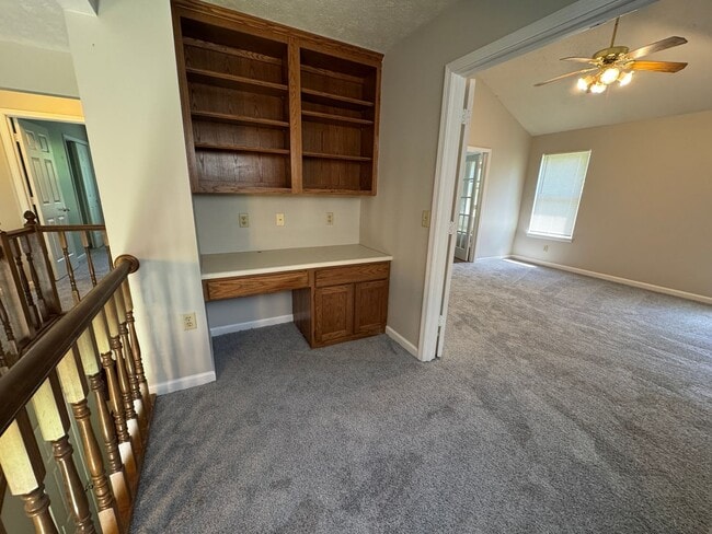 Building Photo - Eagle Creek 3 Bed 2.5 Bath