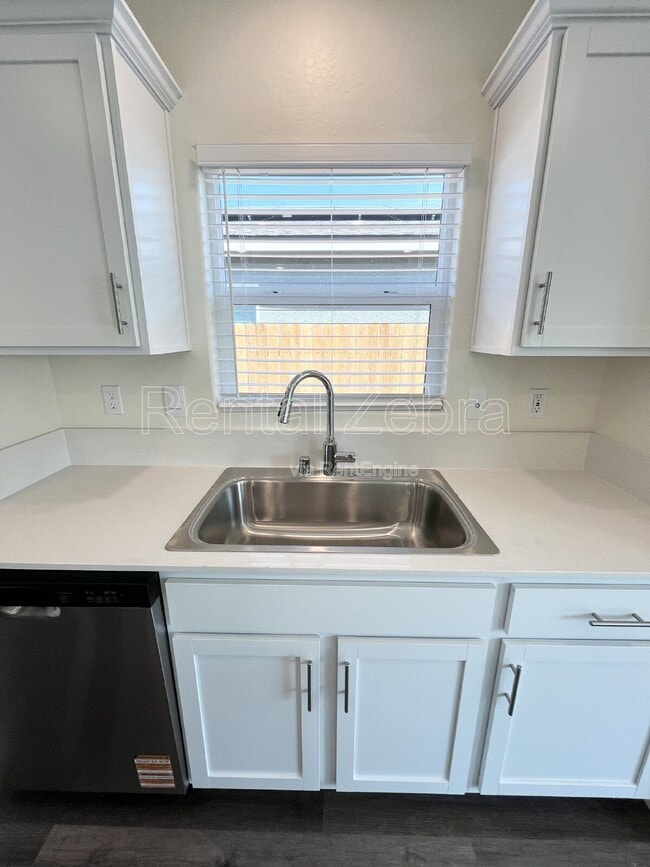 Building Photo - 4064 Cinnabar Ct