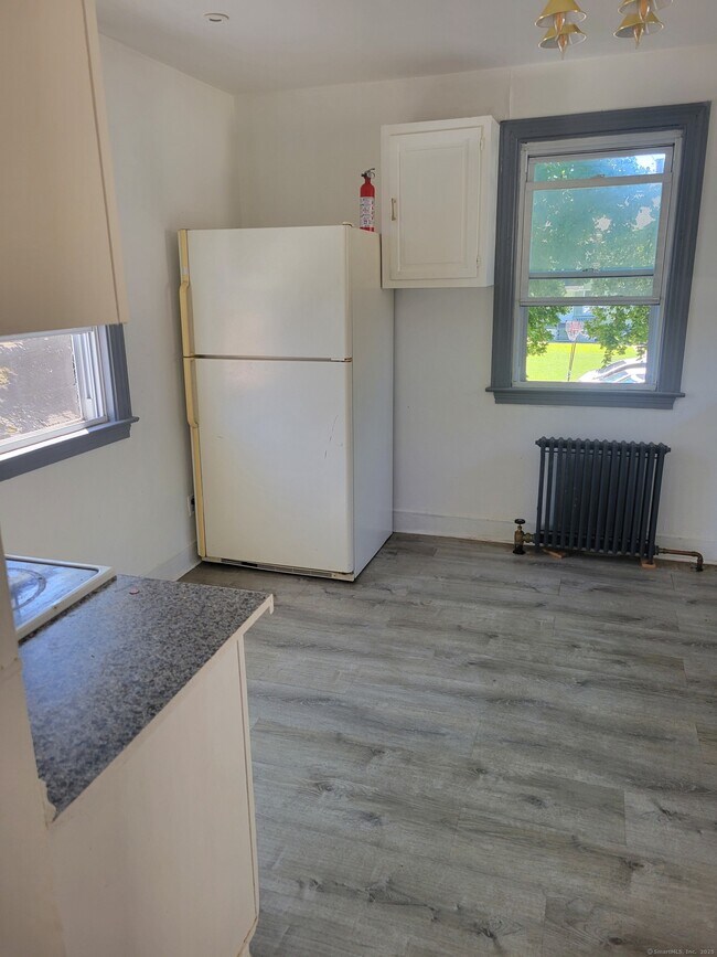 Building Photo - 178 Spruce St
