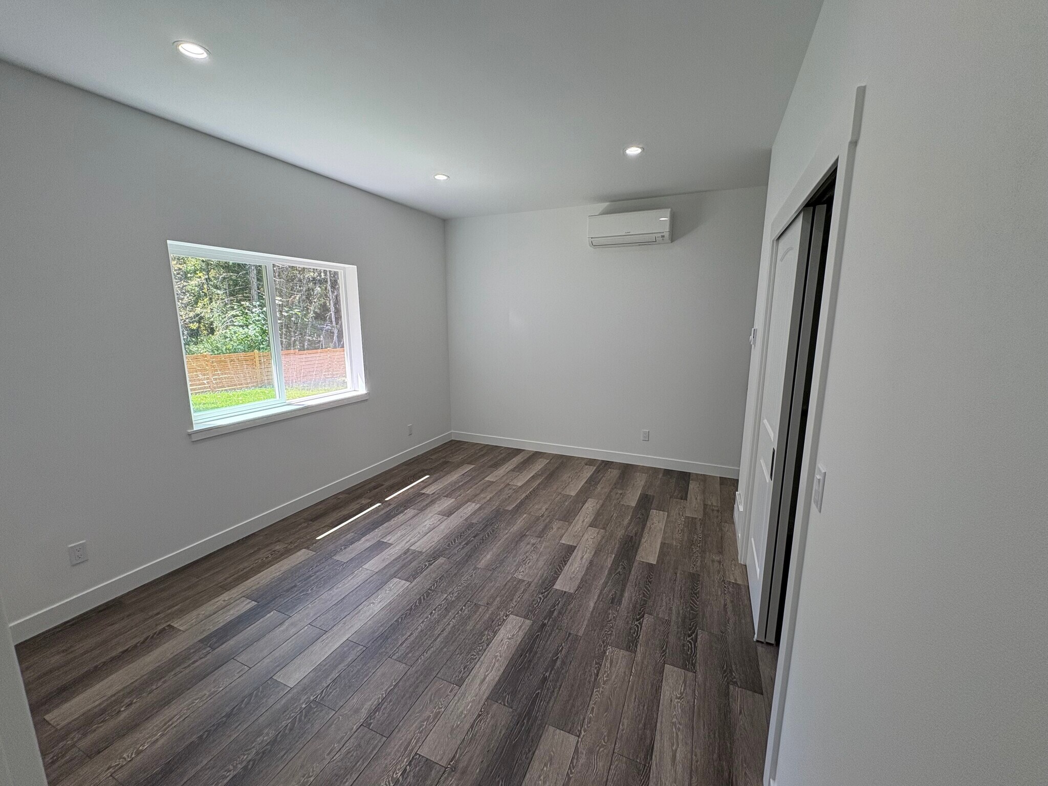 Building Photo - 3019 Hemlock Way