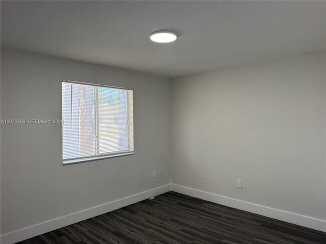 Building Photo - 580 NW 58th St