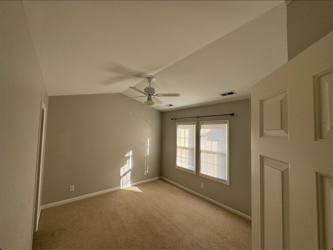 Building Photo - 104 Union Mills Way