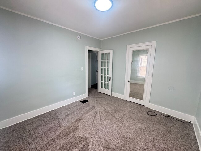 Building Photo - Lower remodeled 2 bedroom duplex