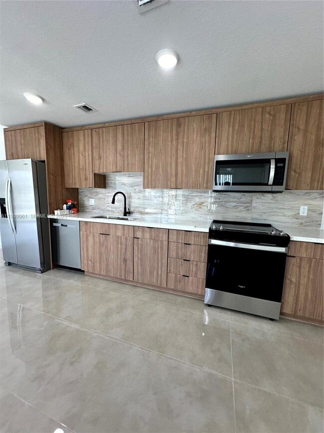 Building Photo - 14577 SW 261 St Ter