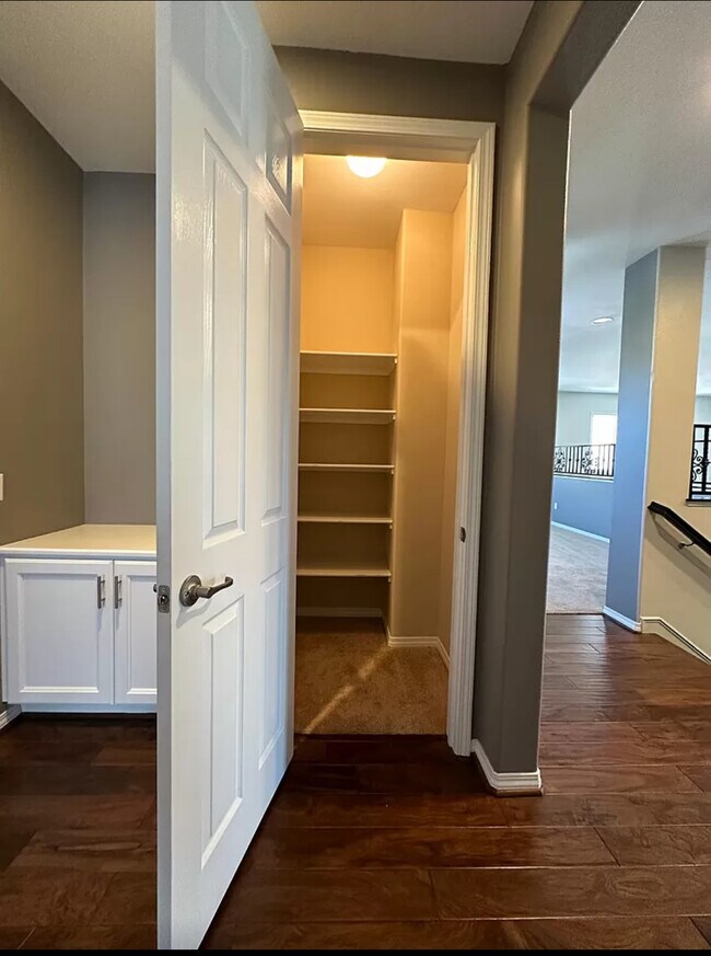Building Photo - 26526 Craftsmen Ct
