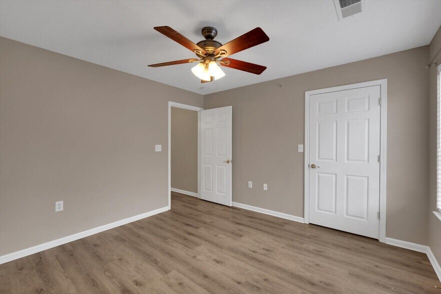Building Photo - 6403 Shelton Cir