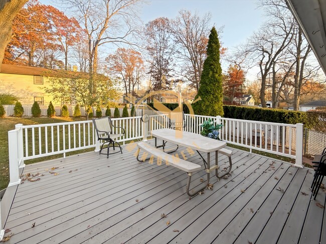 Building Photo - 1433 Baumgart Rd