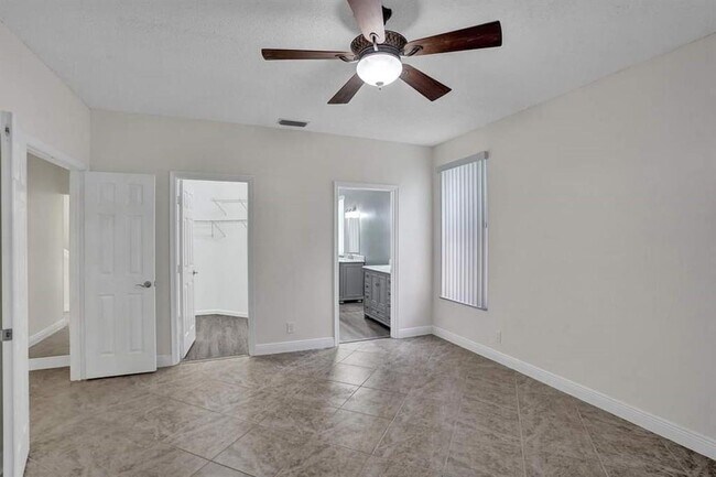 Building Photo - 11032 Boston Dr