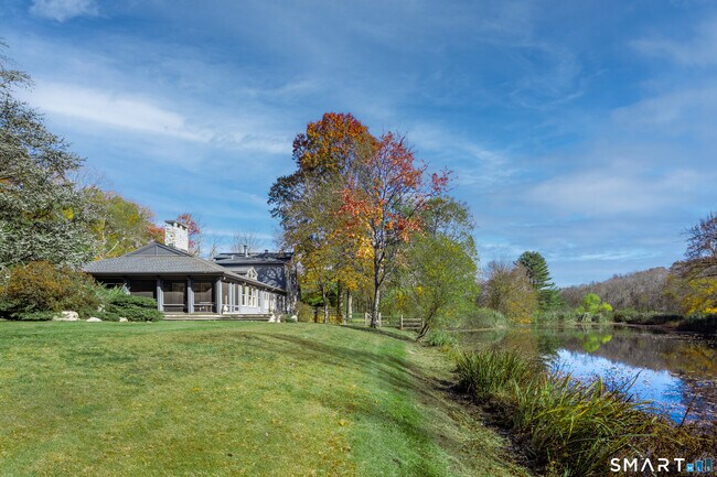 Building Photo - 6 Old Orchard Dr