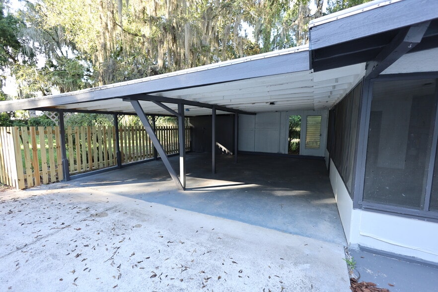 Building Photo - 617 Crill Ave