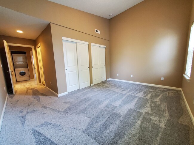 Building Photo - Double Master Suite Townhouse in Beaverton