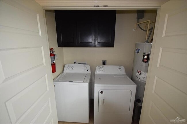 Building Photo - 1215 Upas Dr