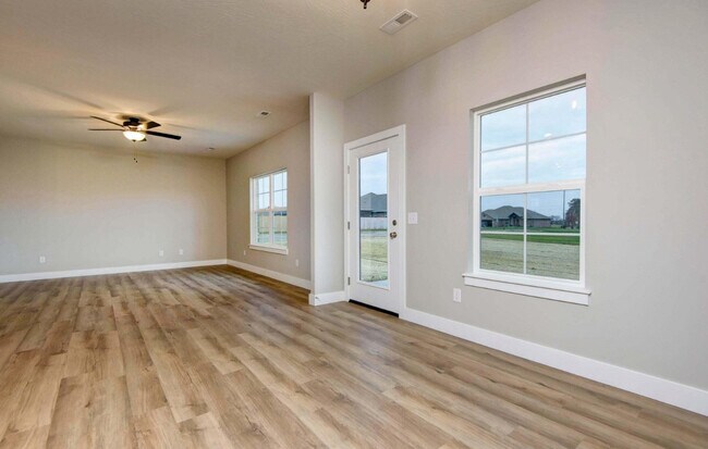 Building Photo - 698 Glenwood Ave