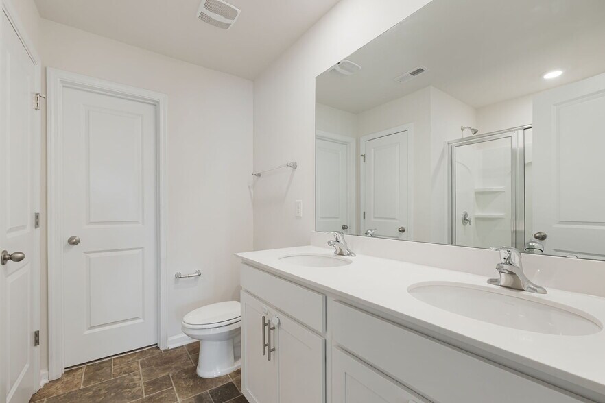 Primary en-suite bathroom - 206 Marathon Ln