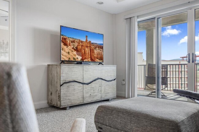 Building Photo - 210 Raceday Center Dr