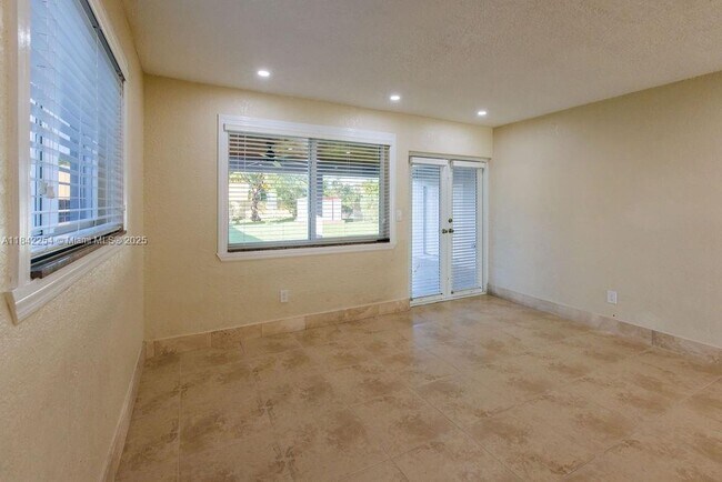 Building Photo - 8943 SW 25th St