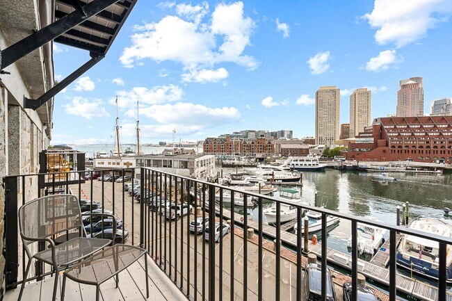 Building Photo - 51 Commercial Wharf W