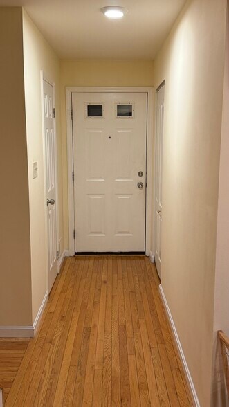 Building Photo - 7415 Fountain Head Dr