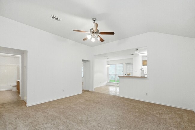 Building Photo - 142 Thunder Basin Dr