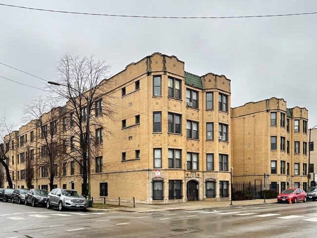 Primary Photo - 1540 N Kedzie Ave